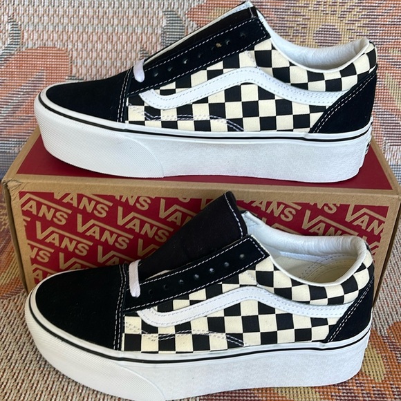 Vans Men’s Old Skool Stacked 
Checkerboard Black/Classic
VN0A7Q5MTYQ
Platforms - Picture 2 of 16